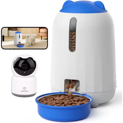 Alimentador automático PAPIFEED branco e azul de 3 L ao lado da câmera giratória e de um celular com o aplicativo